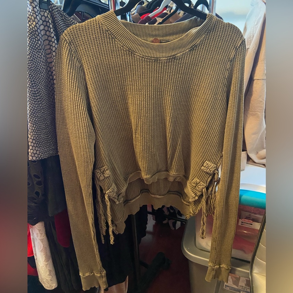 FREE PEOPLE Split Hem Shirt